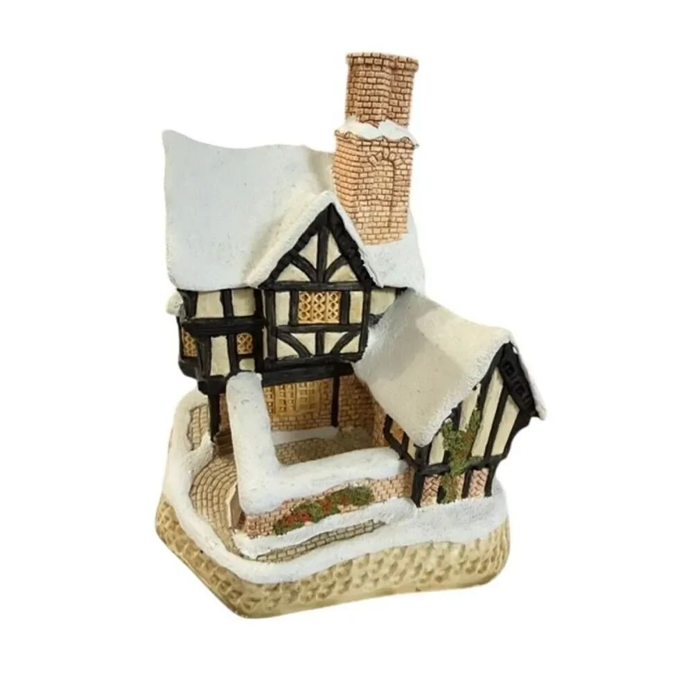 Vintage David Winter Christmas Collection 1990 Mr. Fezziwig's Emporium